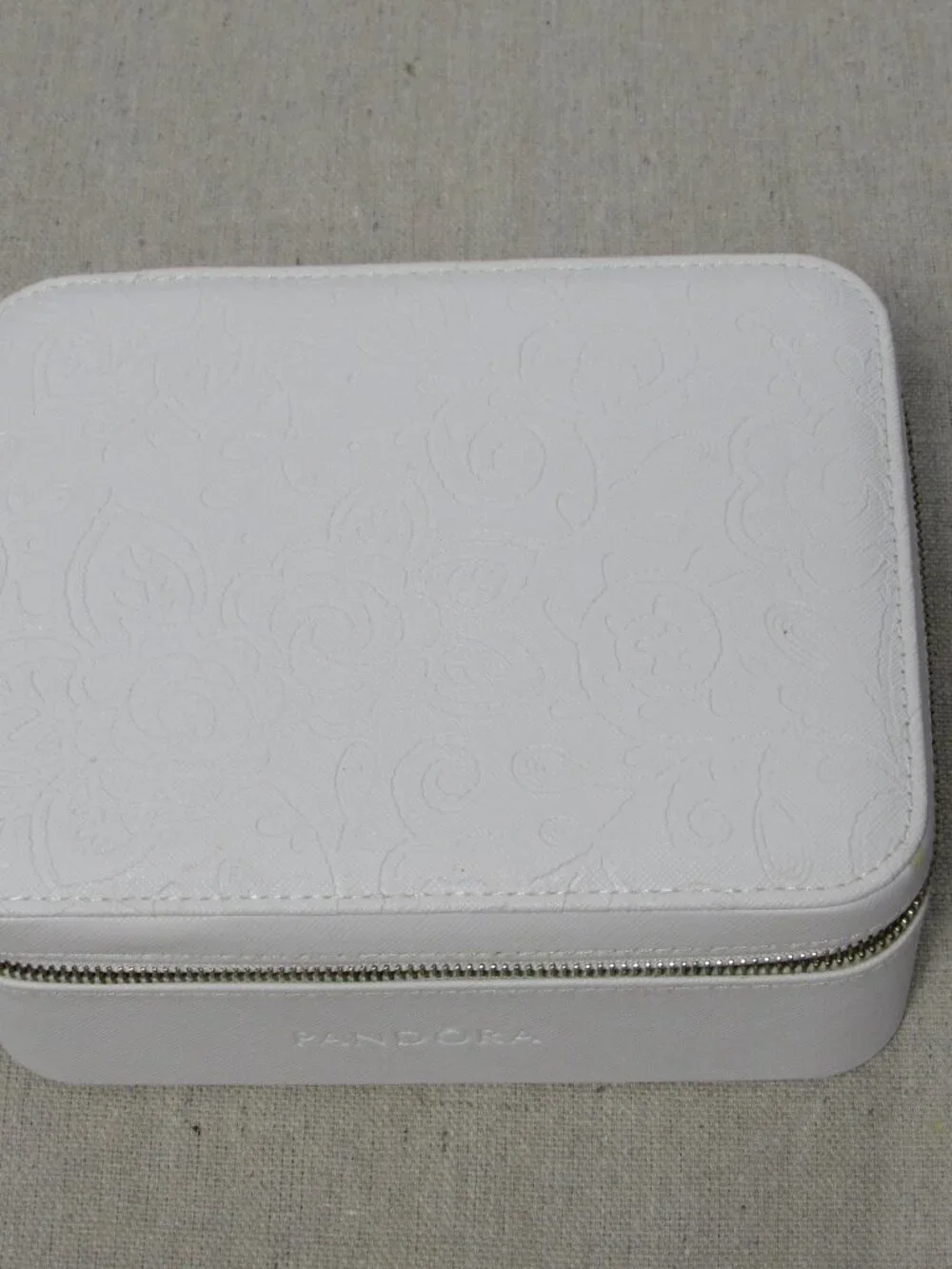 Pandora White Travel Jewelry Box Embossed Floral Gold Zipper Gray Velvet Lining